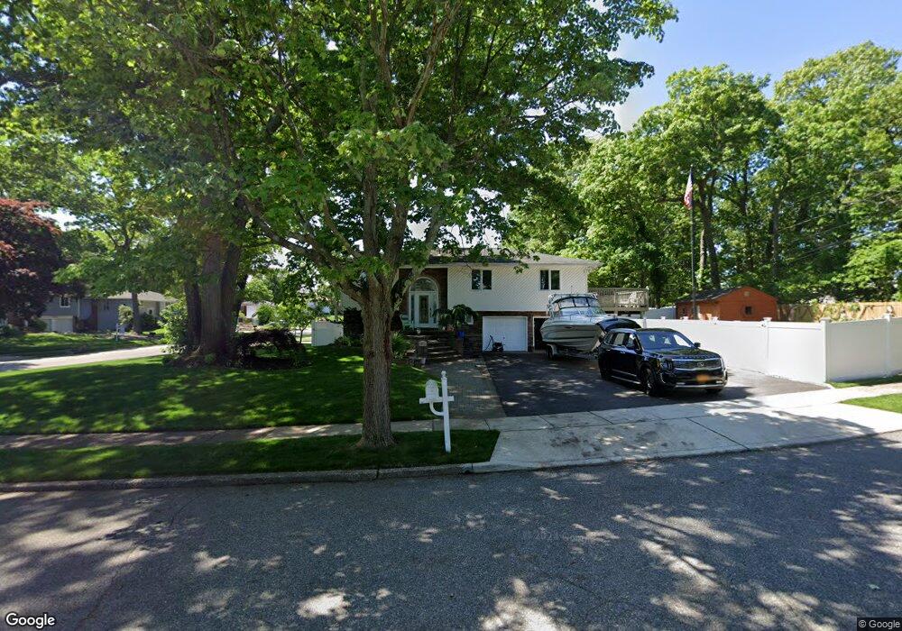2 Sawmill Rd, ComMacK, NY 11725 - photo 1