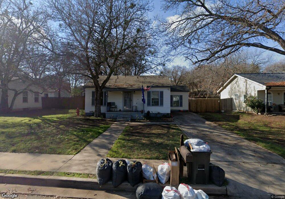 712 Jackson St, Weatherford, TX 76086 - photo 1