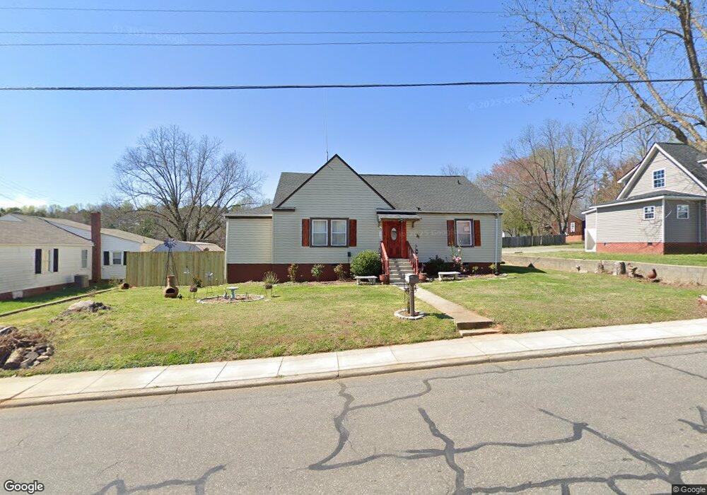 809 N Chatham Ave, Siler City, NC 27344 - photo 1