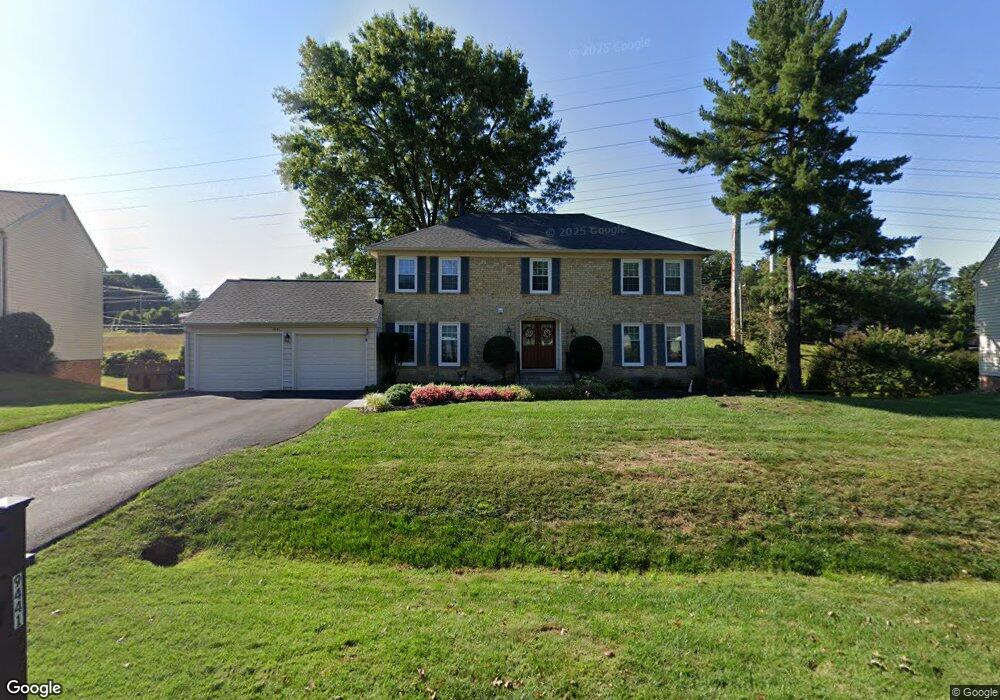 9441 Copenhaver Dr, Potomac, MD 20854 - photo 1