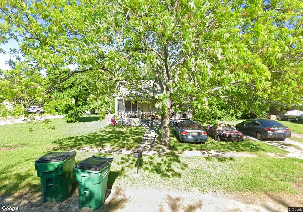 702 S Taylor St, Gainesville, TX 76240 - photo 1