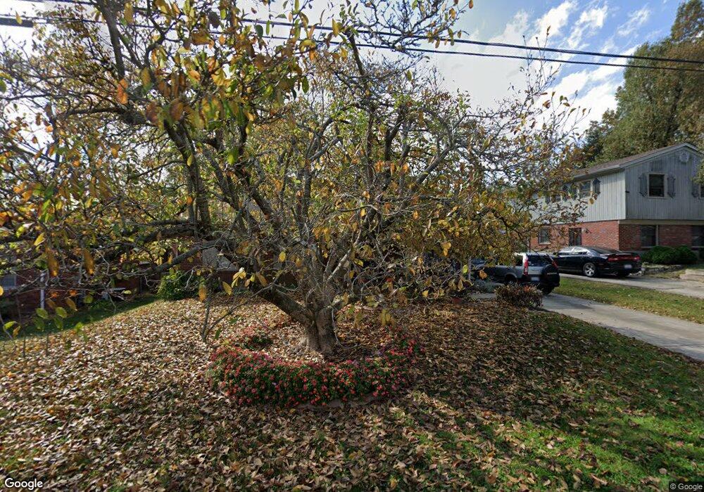 9318 Cloverwood Ln, Louisville, KY 40291 - photo 1