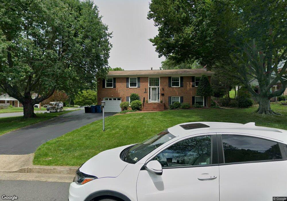 3301 Prince William Dr, Fairfax, VA 22031 - photo 1