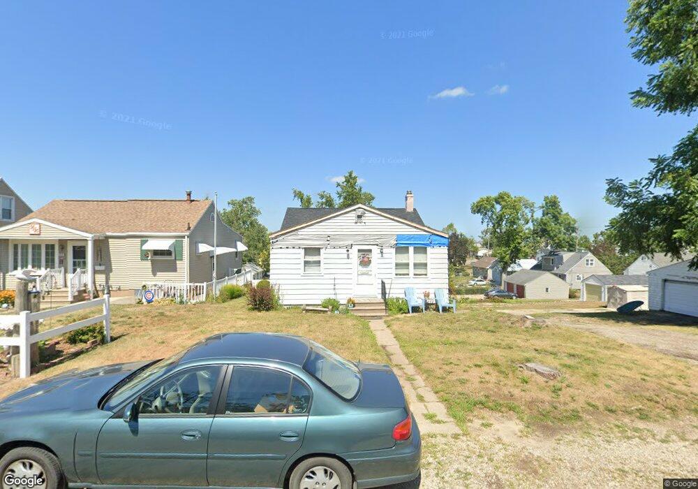 916 22nd Ave SW, Cedar Rapids, IA 52404 - photo 1