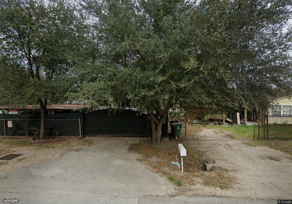 2009 Schilder Dr, Houston, TX 77093 - photo 1