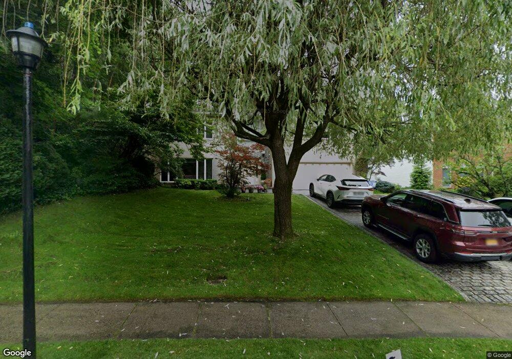 20 Crescent Rd, Great Neck, NY 11021 - photo 1