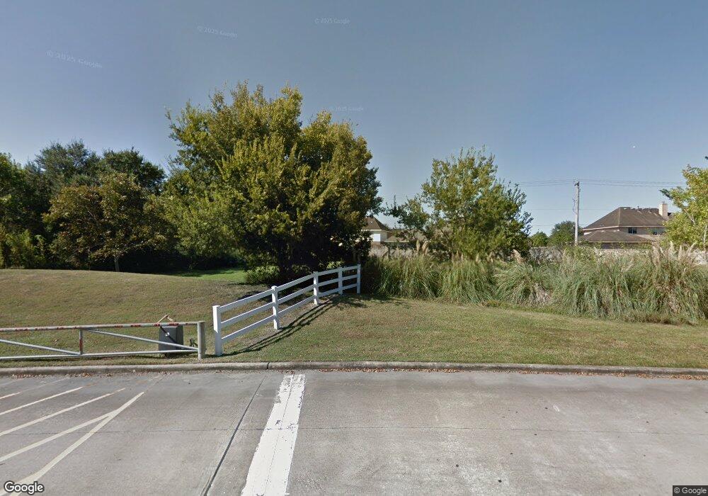 2102 S Friendswood Dr, Friendswood, TX 77546 - photo 1