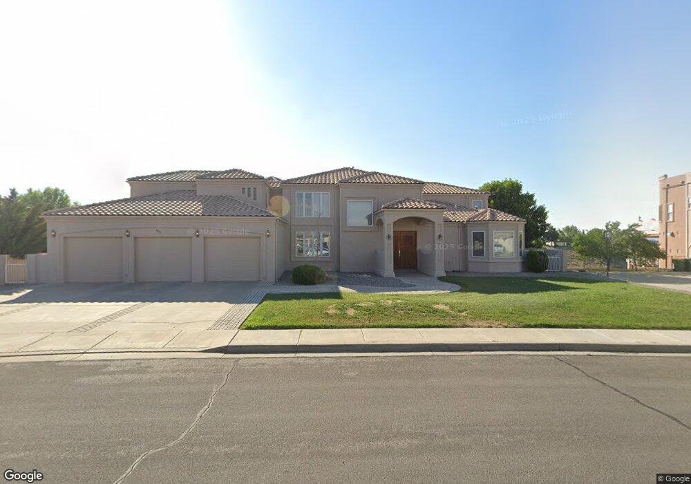 4081 Vista Pinon Dr, Farmington, NM 87401 - photo 1