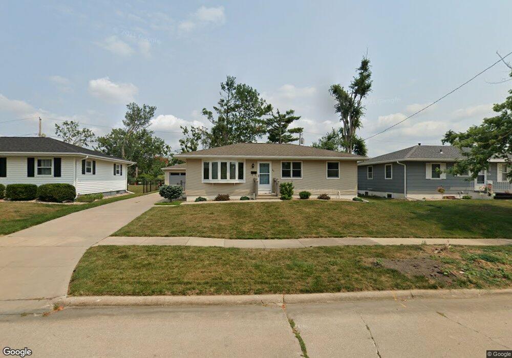 63 29th St NW, Cedar Rapids, IA 52405 - photo 1