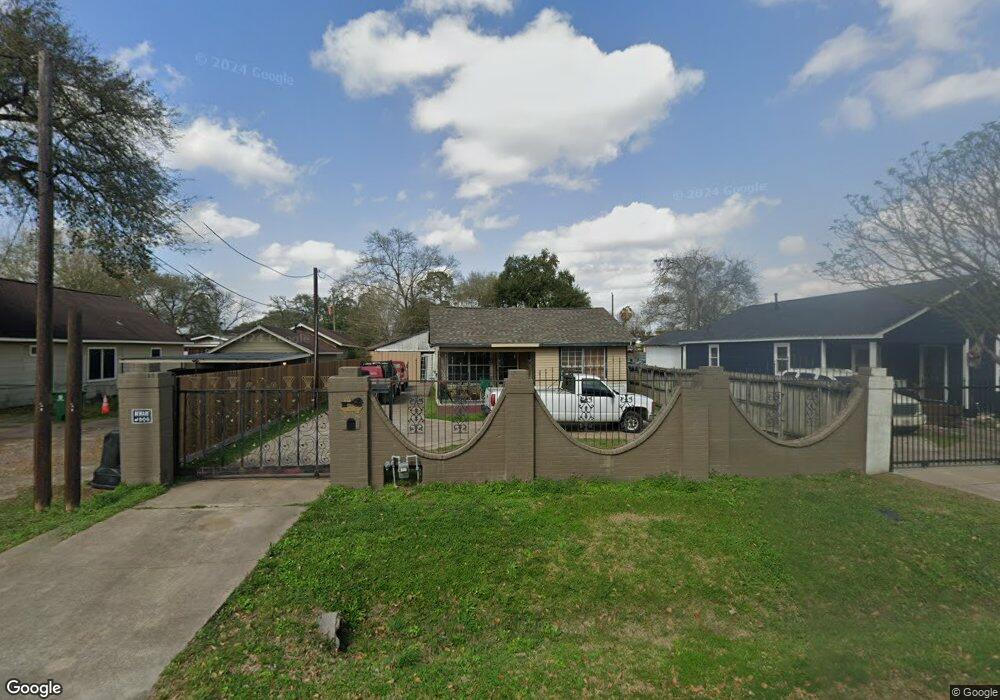 913 De Boll St, Houston, TX 77022 - photo 1