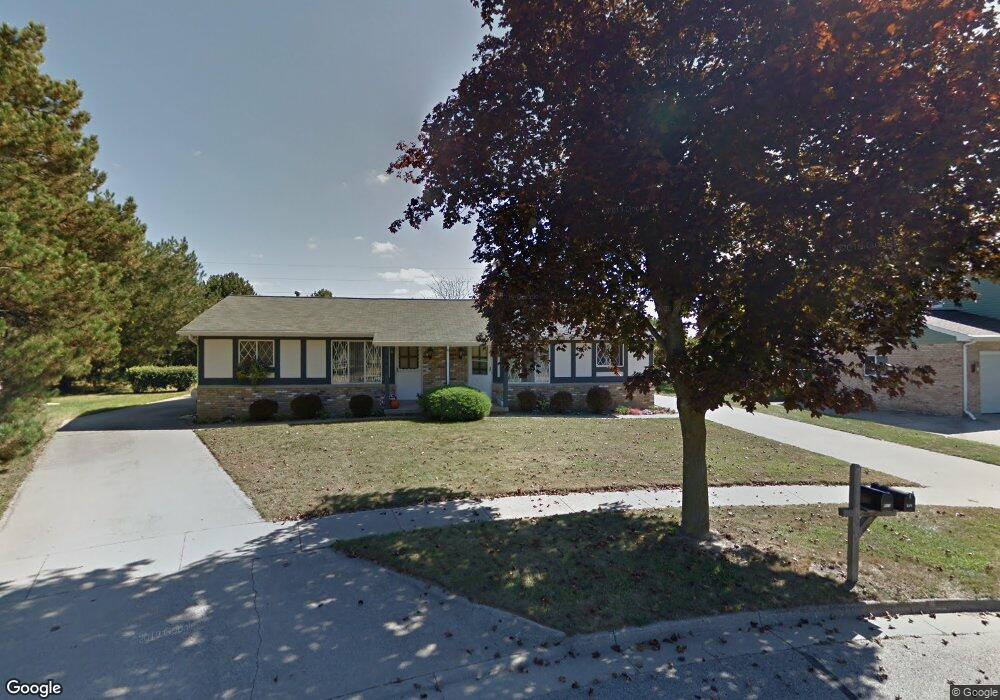 639 Zehnder Ct, Frankenmuth, MI 48734 - photo 1