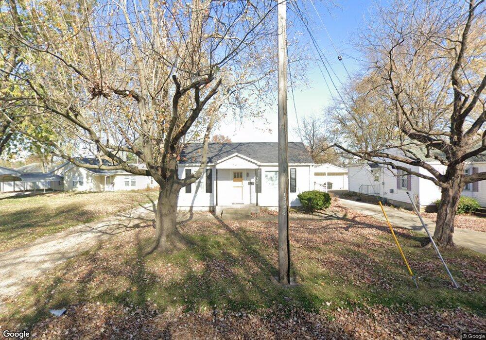 906 W Franklin Ave, Effingham, IL 62401 - photo 1