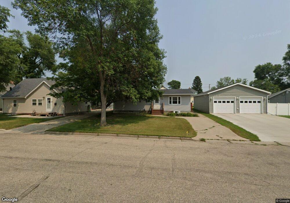 811 10th Ave SE, Jamestown, ND 58401 - photo 1