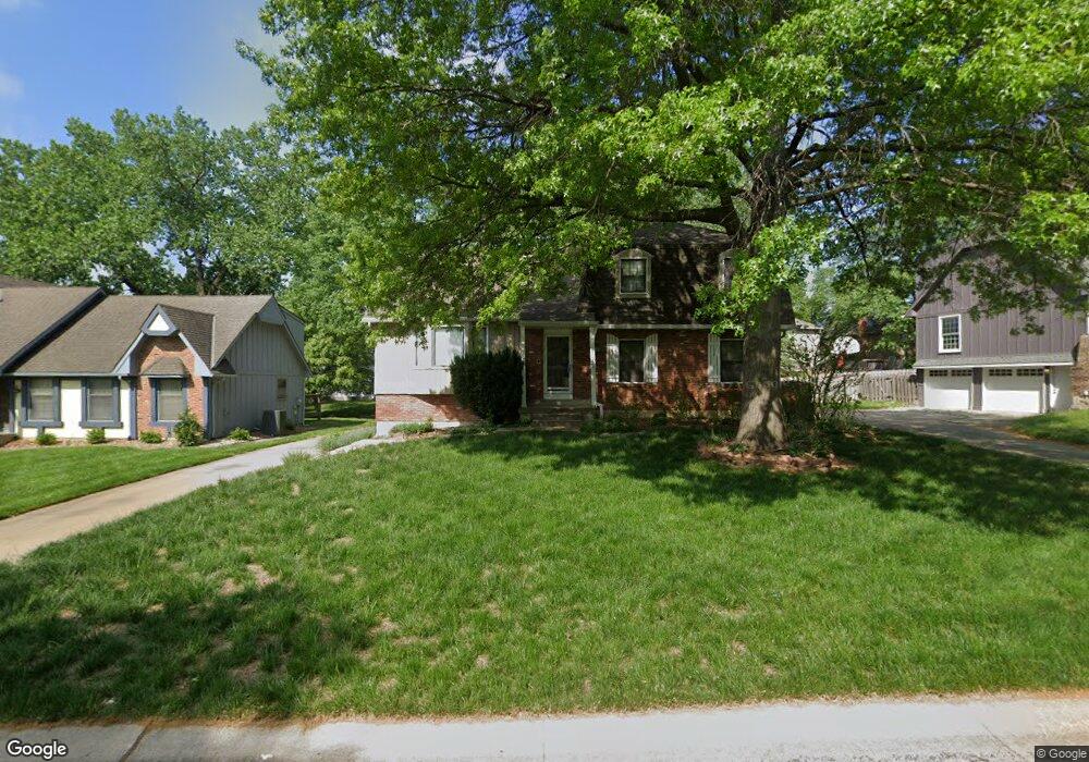 10220 Bradshaw St, Lenexa, KS 66215 - photo 1