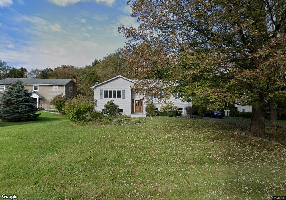 3197 S Shelley St, Mohegan Lake, NY 10547 - photo 1