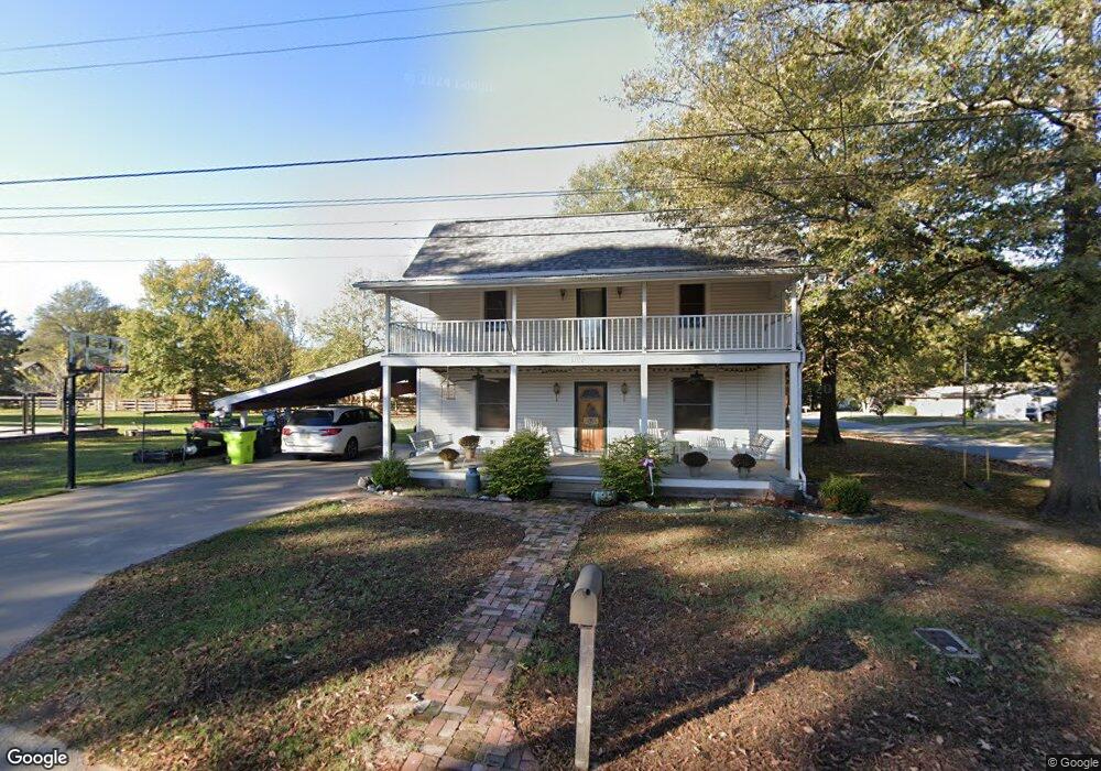 1102 S Henderson St, Stuttgart, AR 72160 - photo 1