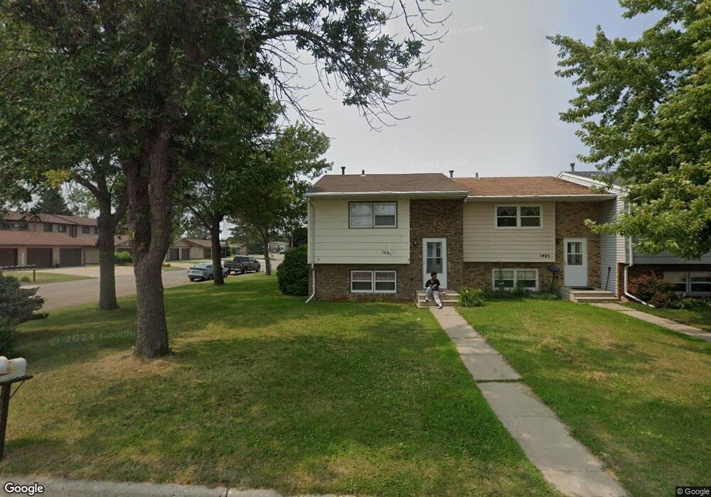 1401 9th Ave NE, Jamestown, ND 58401 - photo 1