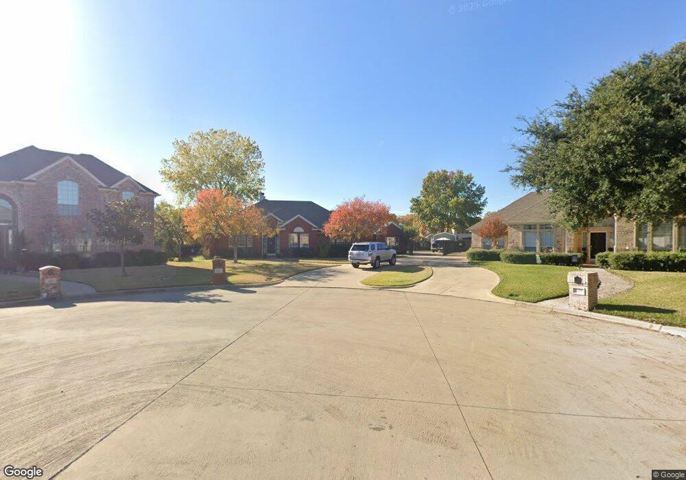 621 Natchez Ct, Hurst, TX 76054 - photo 1