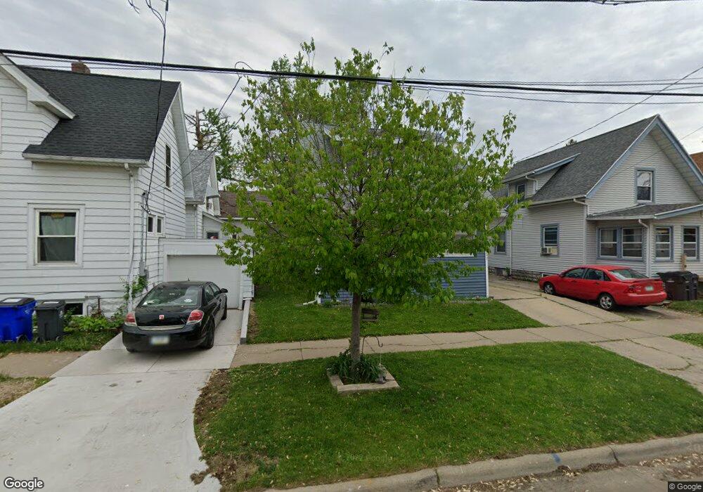 1427 8th Ave SE, Cedar Rapids, IA 52403 - photo 1