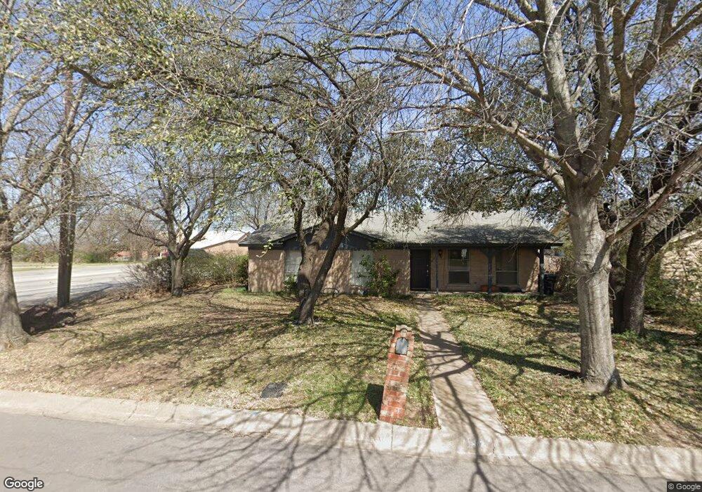 1916 Starling Ct, Cleburne, TX 76033 - photo 1