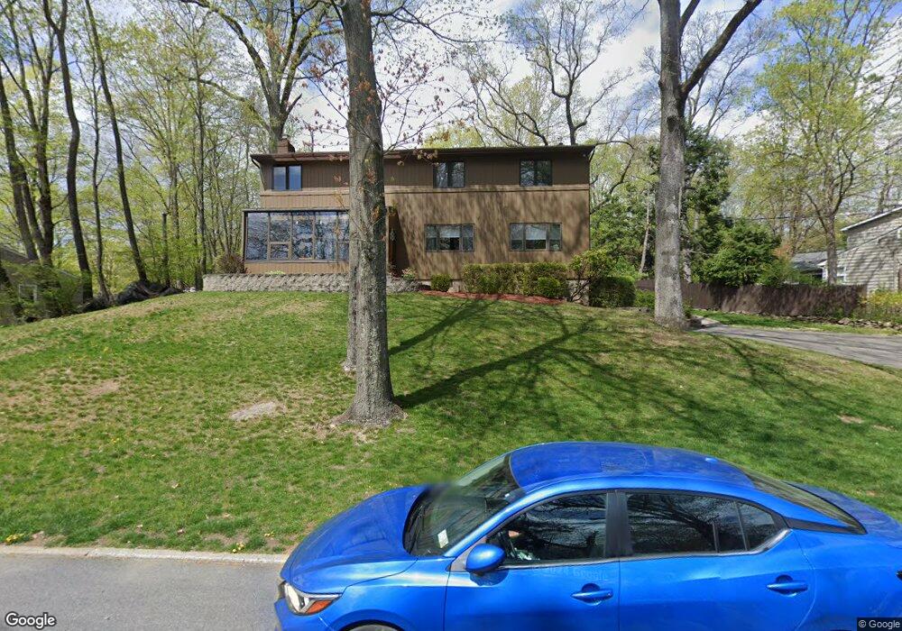 195 Cleveland Dr, Croton On Hudson, NY 10520 - photo 1