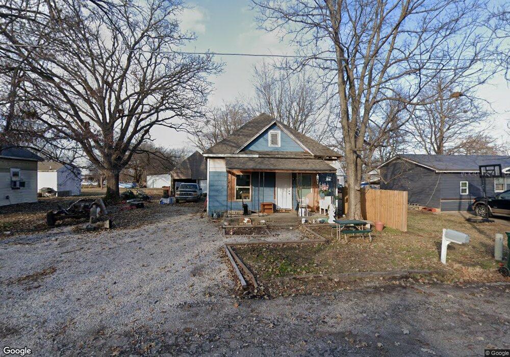 2609 Felix Ave, Parsons, KS 67357 - photo 1