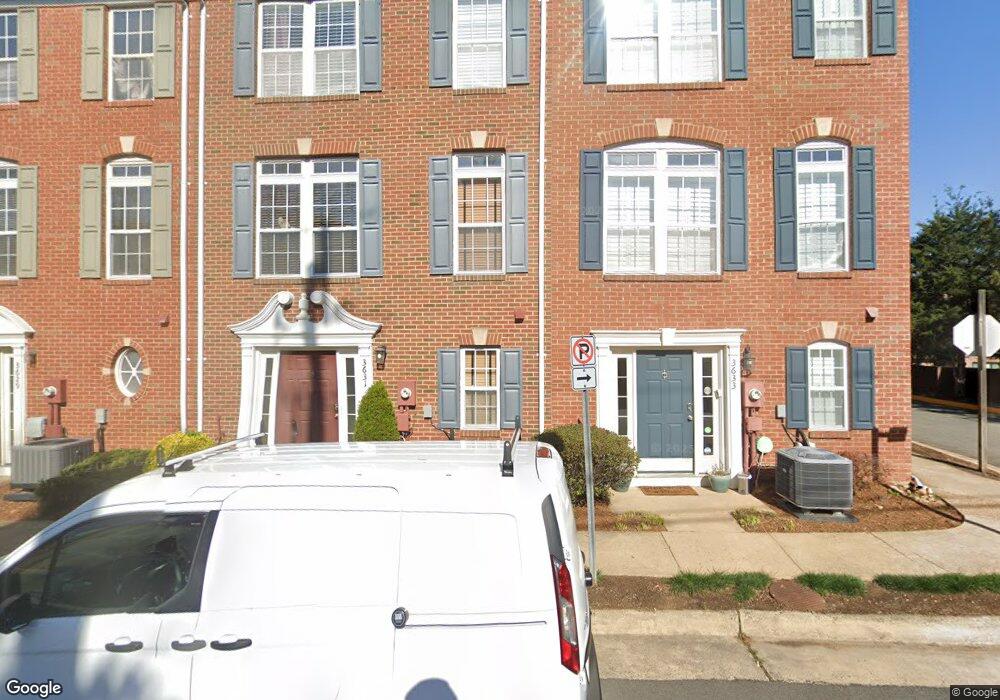 3691 Madison View Ln, Falls Church, VA 22041 - photo 1