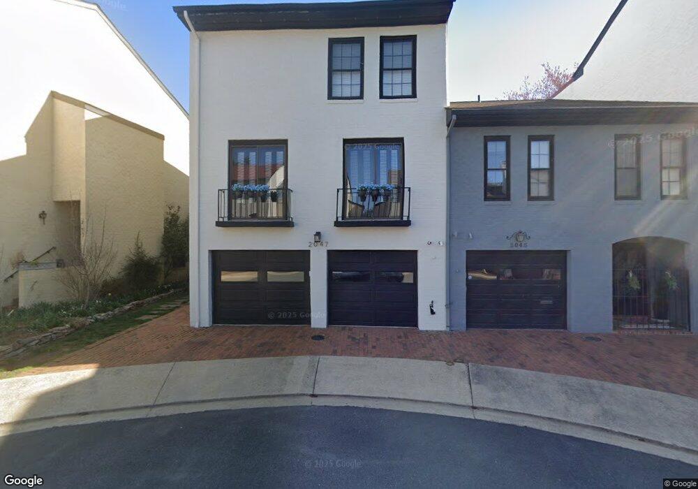 2047 N Abingdon St, Arlington, VA 22207 - photo 1