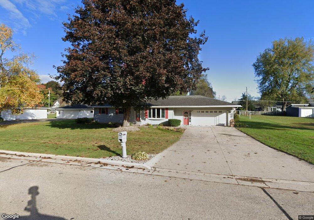 2430 W Roberts Ave, Appleton, WI 54914 - photo 1