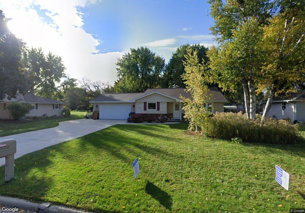 2437 W Roberts Ave, Appleton, WI 54914 - photo 1