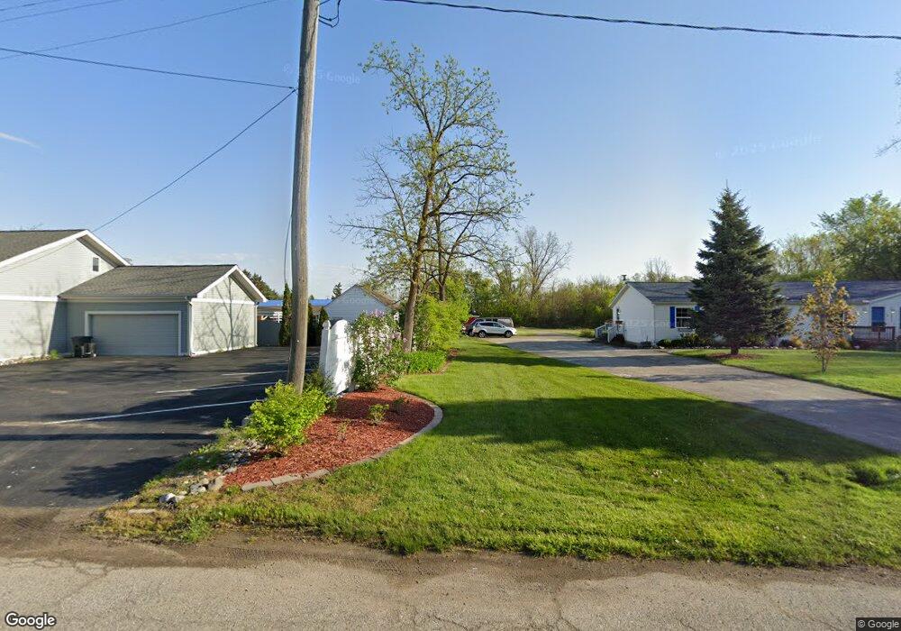 1045 Linus St, Flint, MI 48507 - photo 1