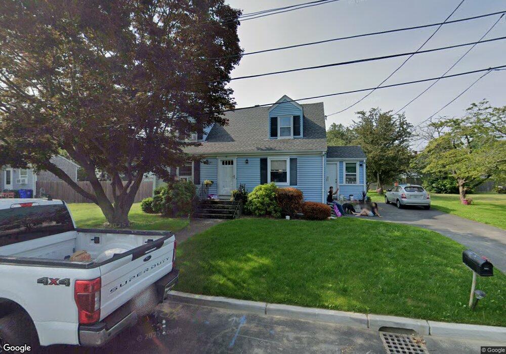 10 Gladding St, Bristol, RI 02809 - photo 1