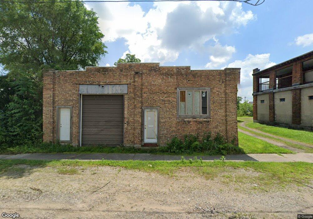 713 Taylor St, Elkhart, IN 46516 - photo 1