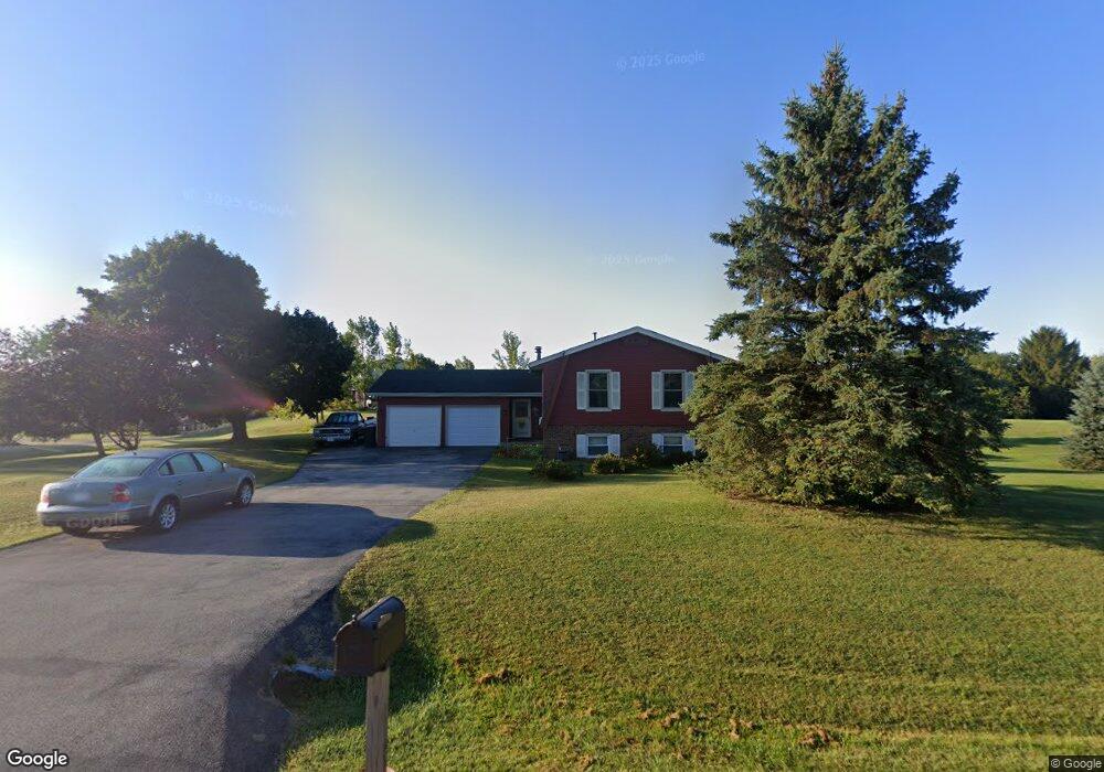 S15W32253 Moraine View Dr, Delafield, WI 53018 - photo 1