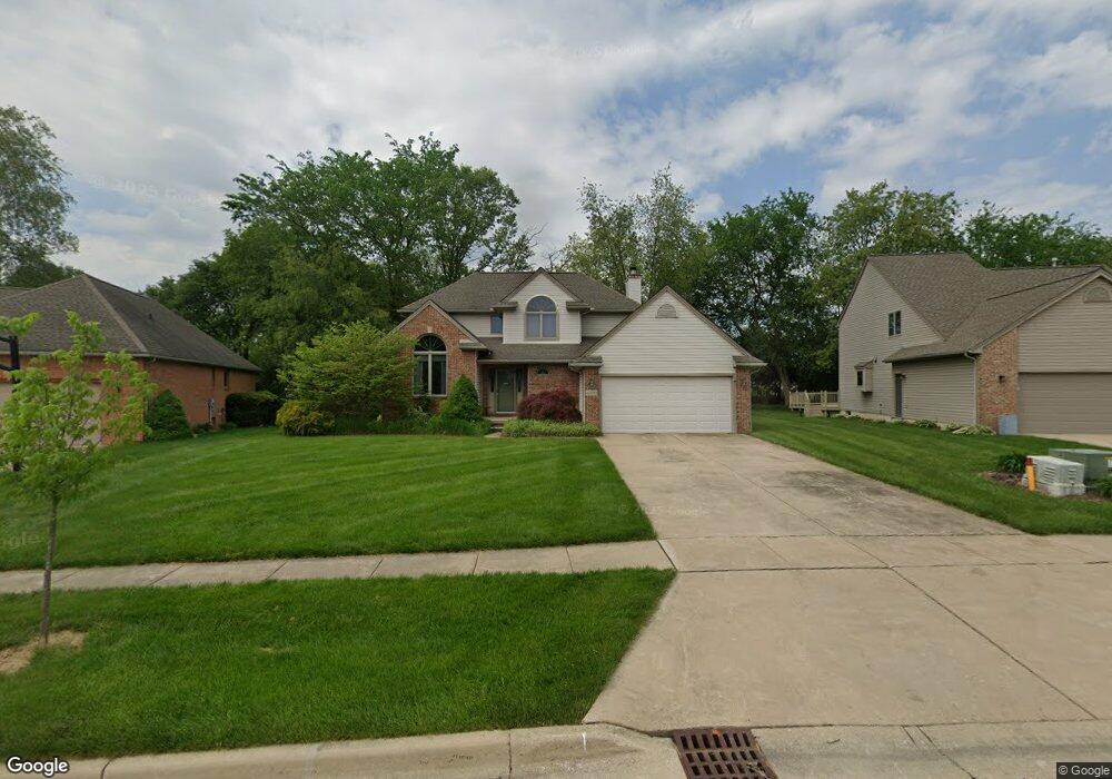 2281 Chestnut Crescent unit 22, Saline, MI 48176 - photo 1