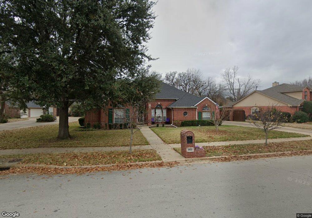 1021 W Redbud Dr, Hurst, TX 76053 - photo 1