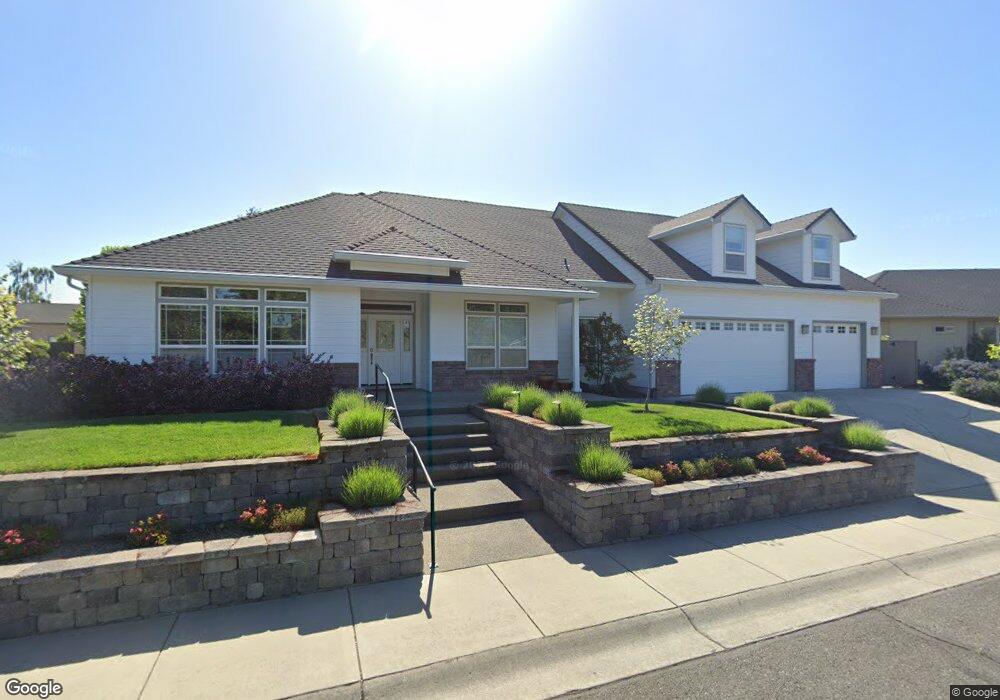 904 N Mountain Ave, Central Point, OR 97502 - photo 1