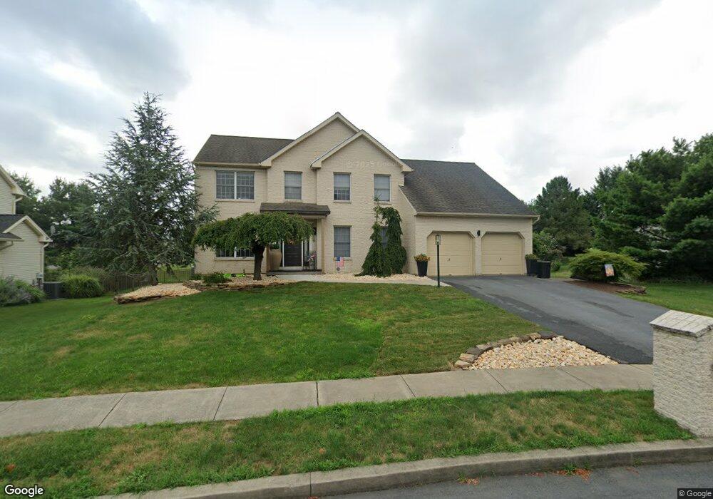 2539 Halleck Dr, Whitehall, PA 18052 - photo 1