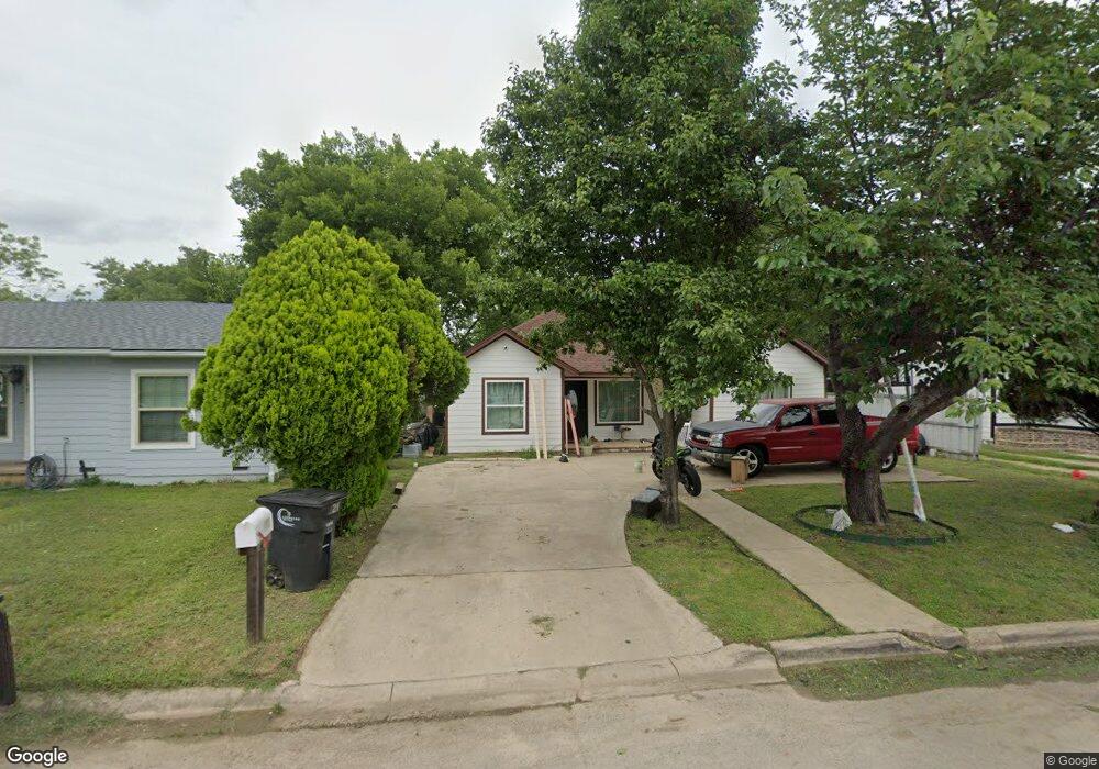 236 Huron St, Cleburne, TX 76031 - photo 1