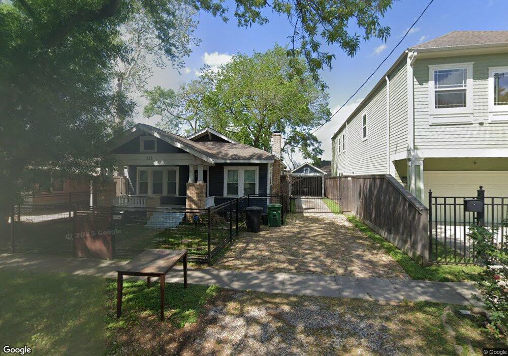 755 E 18th St, Houston, TX 77008 - photo 1