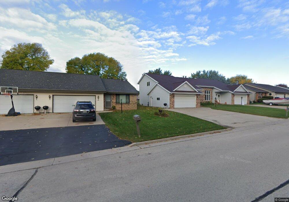 2239 N Cloudview Dr, Appleton, WI 54914 - photo 1