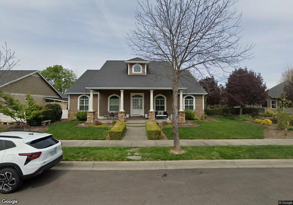 1122 Steamboat Dr, Central Point, OR 97502 - photo 1