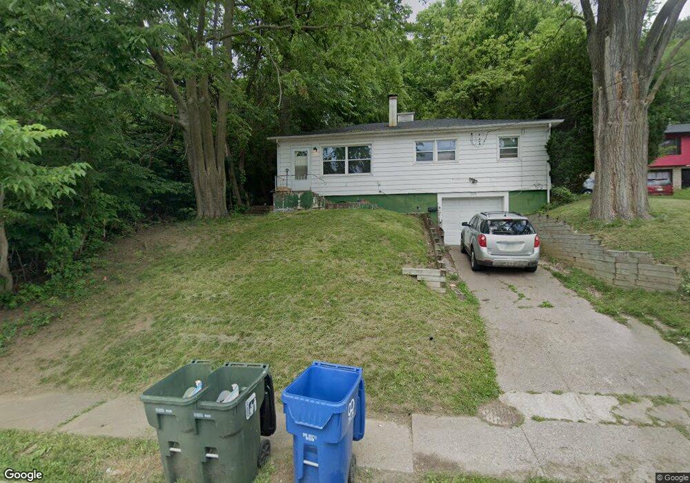 1526 W 10th St, Davenport, IA 52804 - photo 1