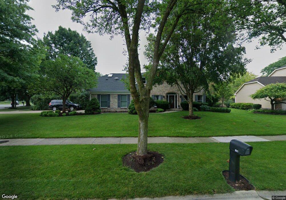 921 Shiloh Cir, Naperville, IL 60540 - photo 1