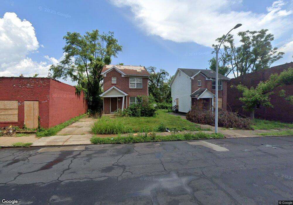 4375 Lee Ave, Saint Louis, MO 63115 - photo 1