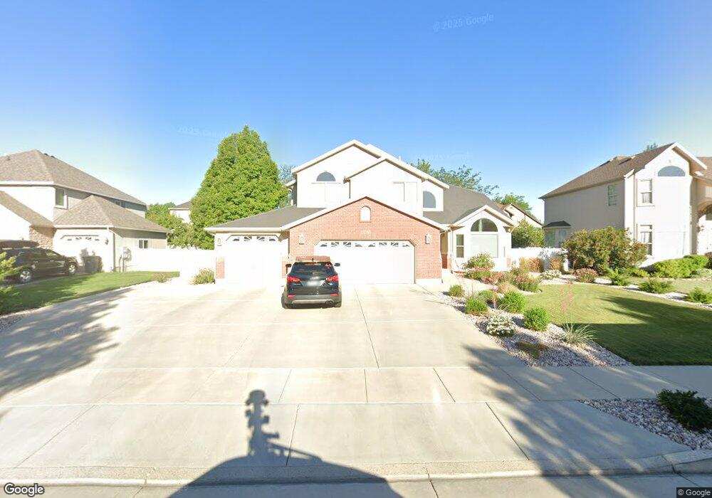 10267 Chestnut View Ct, South Jordan, UT 84095 - photo 1