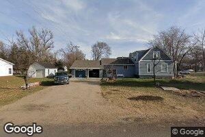 102 N 7th Ave, Woonsocket, SD 57385