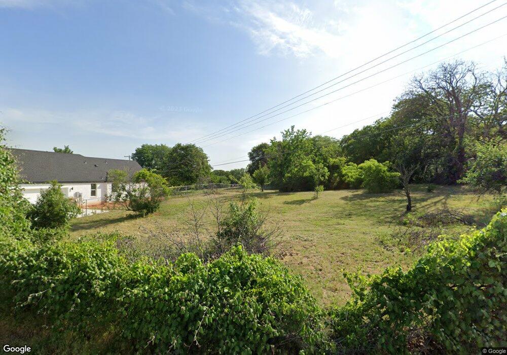 577 Silver Creek Rd, Azle, TX 76020 - photo 1