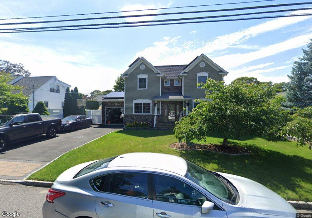 450 2nd Ave, Bayport, NY 11705 - photo 1