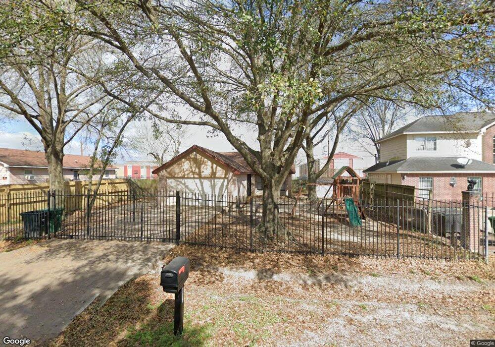 2906 Vega St, Houston, TX 77088 - photo 1